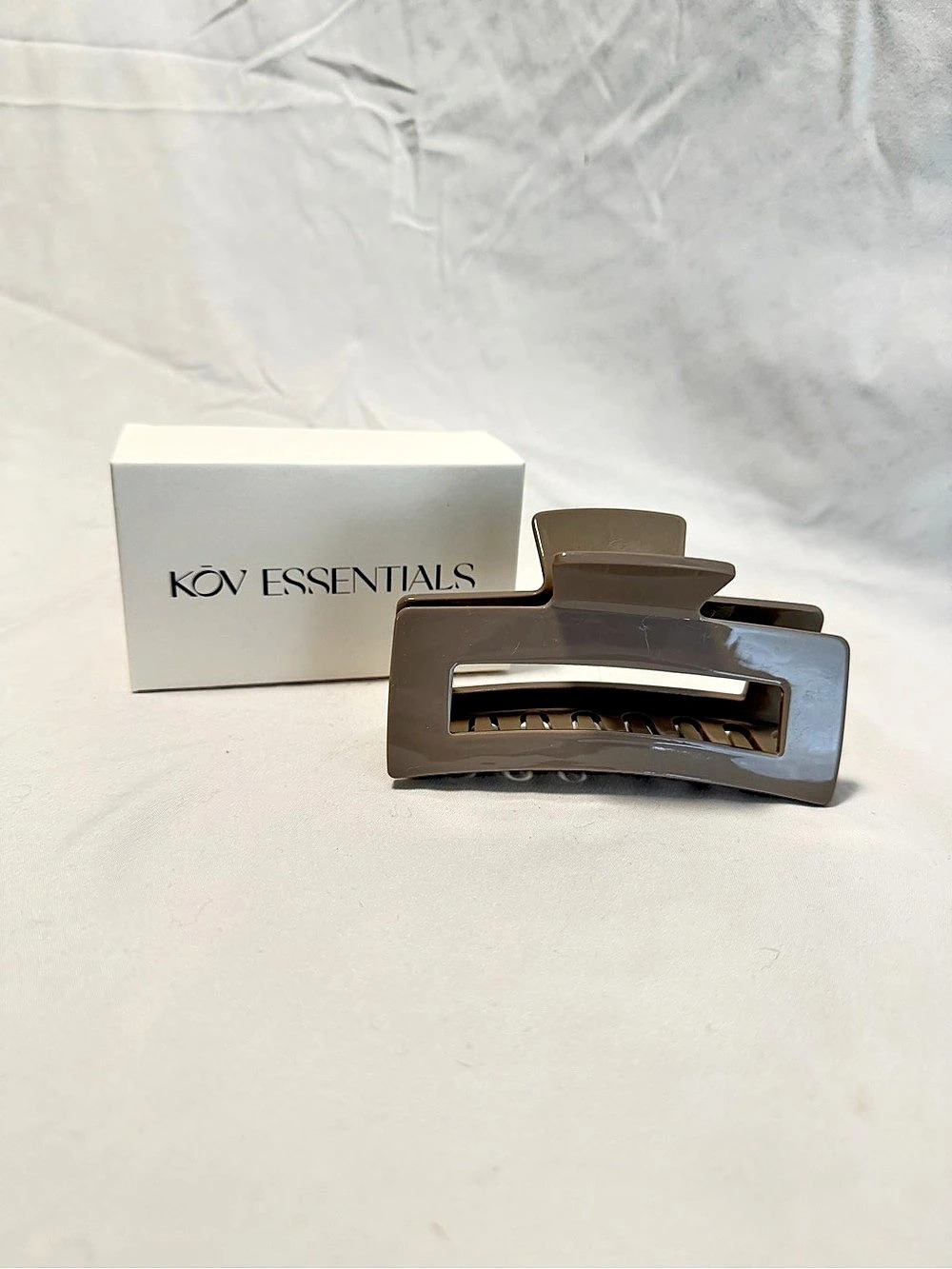 KOV Essentials Hair claw clip Large Daily Clip in Cashmere